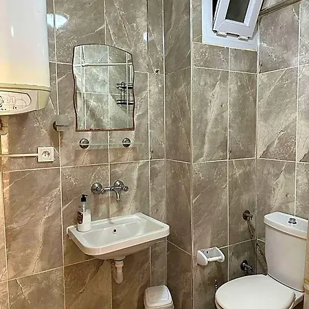 Yade Hotel