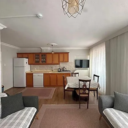 Yade Hotel 3*